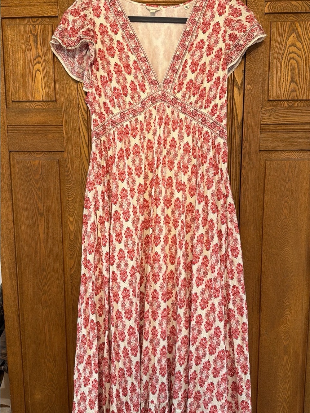 Max Studio Red and White Floral V‑Neck Maxi Dress